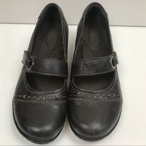 Clark’s Career Casual Brown Leather Shoes Size 7M